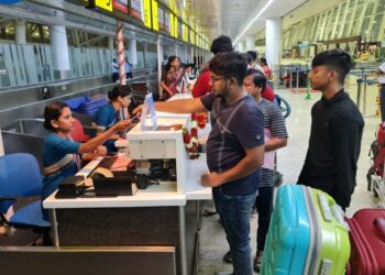 ஏர் இந்தியா எக்ஸ்பிரஸ் உள்நாட்டு விமான சேவைகள் மாற்றம்.