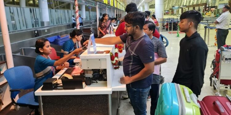 ஏர் இந்தியா எக்ஸ்பிரஸ் உள்நாட்டு விமான சேவைகள் மாற்றம்.