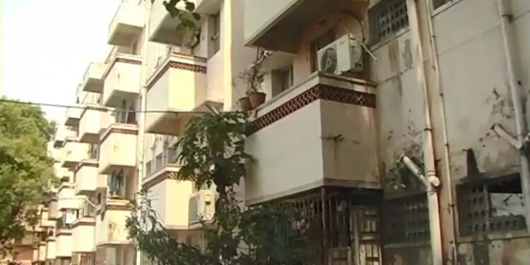 காவலர் குடியிருப்புகள் அமைக்க இடம் தேர்வு