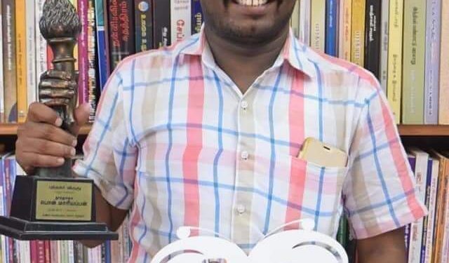 முடி திருத்தகத்தில் ஒரு நூலகம்