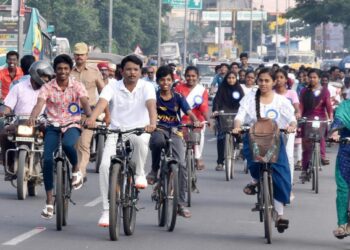 சிறுதானியம் பற்றிய விழிப்புணர்வு மிதிவண்டி பேரணி