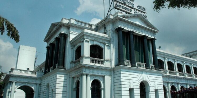 தமிழகத்தில் 32 ஐபிஎஸ் அதிகாரிகள் பணியிட மாற்றம்