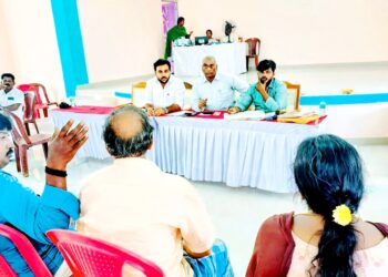 பஸ் நிலைய 15 கடைகள் ஏலம்