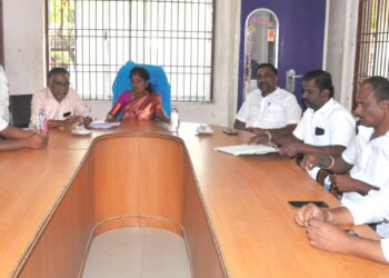 பள்ளிப்பட்டு பேரூராட்சி மன்றக் கூட்டம்