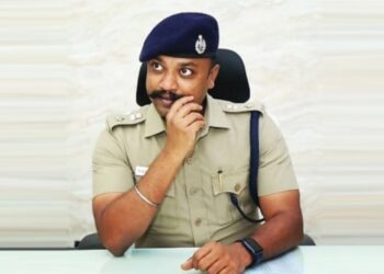 போதைப்பொருள், பணம் கடத்திய ரூ.16 லட்சம் மதிப்பு கார் பறிமுதல்