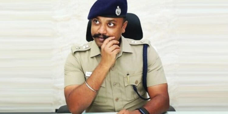 போதைப்பொருள், பணம் கடத்திய ரூ.16 லட்சம் மதிப்பு கார் பறிமுதல்