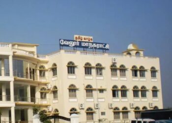 மேயர்-மண்டல தலைவர் இடையே கடும் வாக்குவாதம்