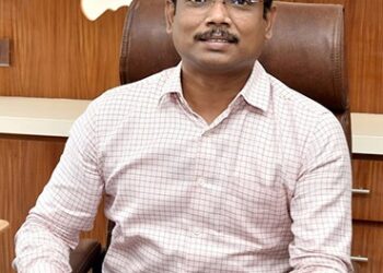 பொங்கல் பரிசு தொகுப்பு வழங்குவதில் குறைபாடுகள் இருந்தால் புகார் தெரிவிக்கலாம்