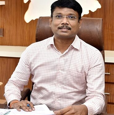 பொங்கல் பரிசு தொகுப்பு வழங்குவதில் குறைபாடுகள் இருந்தால் புகார் தெரிவிக்கலாம்