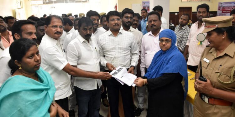 மக்களுடன் முதல்வர் முகாம் மாவட்ட ஆட்சியர் ஆய்வு