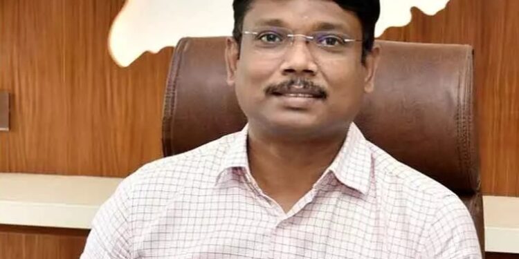 பொங்கல் தொகுப்பு பெறுவதில் குறைபாடு இருந்தால் புகார் தெரிவிக்கலாம்