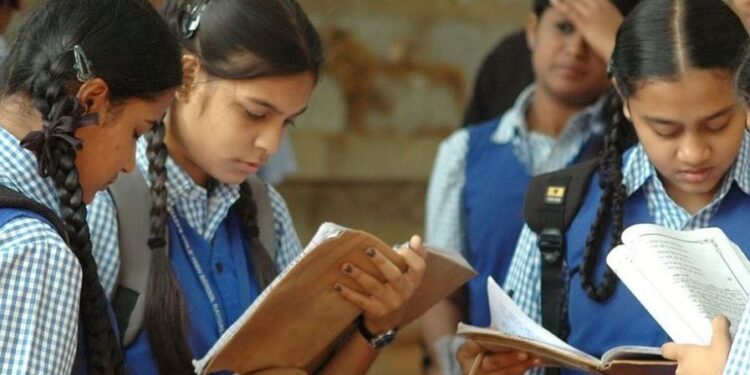 10-ம் வகுப்பு மாணவர்களுக்கு வழிகாட்டுதல் நிகழ்ச்சி