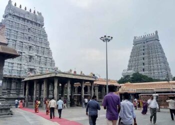 அண்ணாமலையார் கோயிலில் ஜப்பானியர்கள் சிறப்பு தரிசனம்