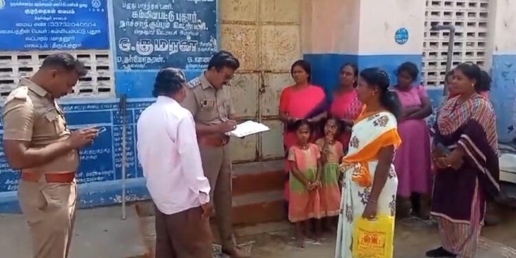 அங்கன்வாடி பள்ளிக்கு பூட்டு போட்ட தி.மு.க. பிரமுகர்