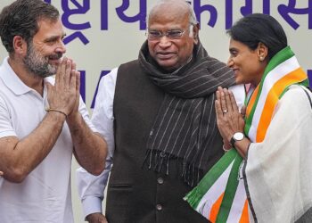 காங்கிரஸில் ஆந்திர முதல்வரின் சகோதரி