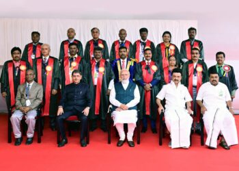 பாரதிதாசன் பல்கலைகழக பட்டமளிப்பு விழா எஸ்.கே.பி. கல்லூரி நிர்வாக இயக்குநர் பங்கேற்பு