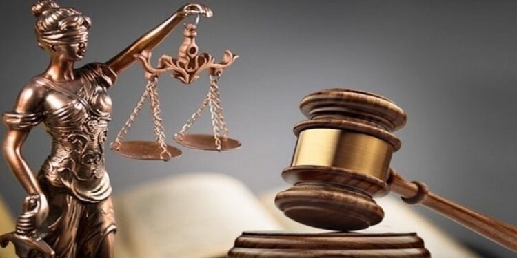 வழக்கறிஞர் மீது தாக்குதல் 8 பேர் மீது வழக்கு பதிவு