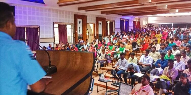 விமானப் படையில் வேலை வாய்ப்புகள் விழிப்புணர்வு நிகழ்ச்சி