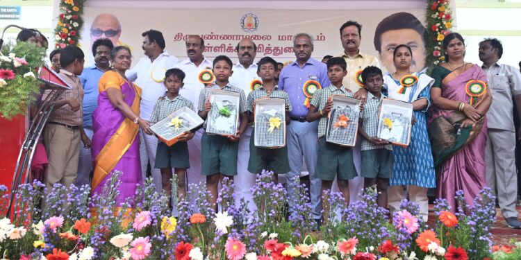 பெண்கல்வியை ஊக்குவிப்பது திராவிட மாடல் அரசு