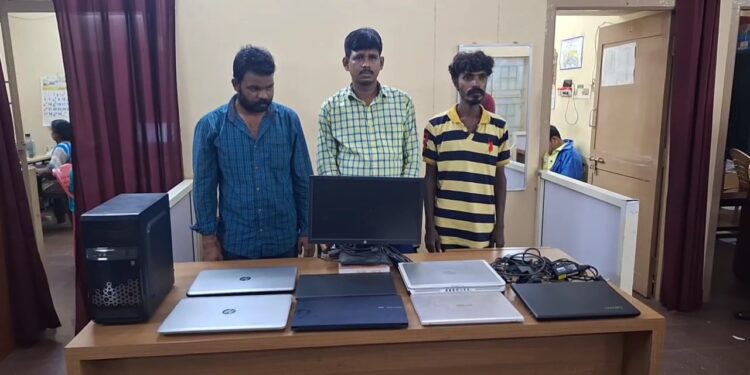 கல்லூரி மாணவர்களை நோட்டமிட்டு திருட்டு 7 லேப்டாப்புகள் பறிமுதல்; 3 பேர் கைது போலீசார் அதிரடி