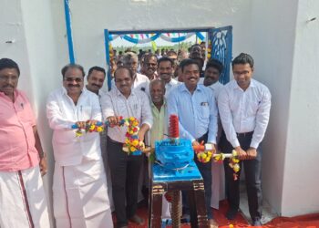 மலர் தூவி வரவேற்பு :கோமுகி அணையிலிருந்து 100 கன அடி தண்ணீர் திறப்பு!