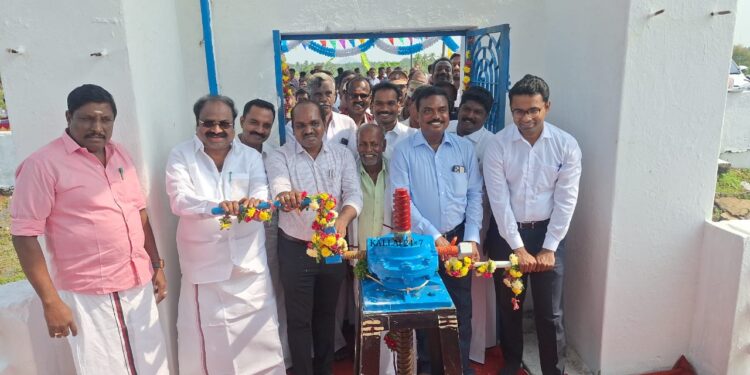 மலர் தூவி வரவேற்பு :கோமுகி அணையிலிருந்து 100 கன அடி தண்ணீர் திறப்பு!