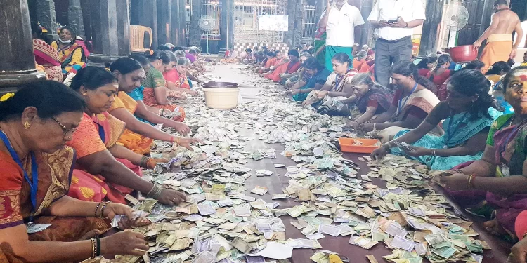 வசூல் வேட்டையில் திருவண்ணாமலை கோவில் !