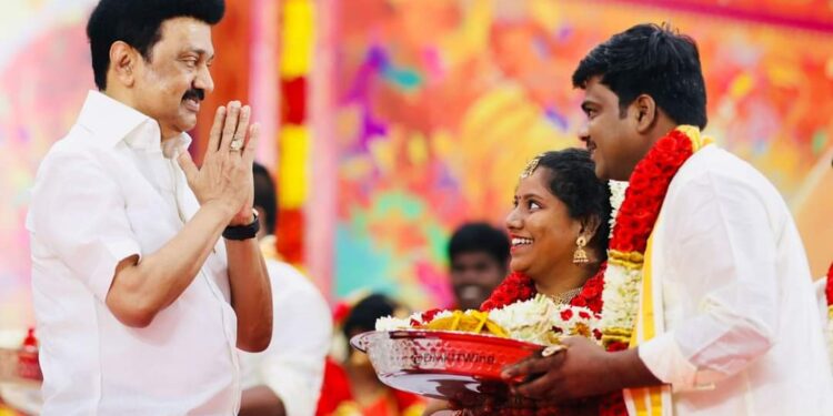 குழந்தைகளுக்கு தமிழ் பெயர் மட்டுமே சூட்டுங்கள்! 31 இணையர்களுக்கு திருமணம் நடத்தி வைத்த முதலமைச்சர்  பேச்சு!