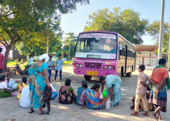 திண்டிவனம் அருகே குடிநீர் தட்டுப்பாடு பேருந்தை சிறைபிடித்து பெண்கள் மறியல்!