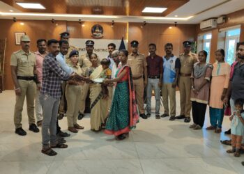 நாட்றம்பள்ளி அருகே விபத்தில் உயிரிழந்த காவலர் குடும்பத்தாருக்கு உதவி கரம் நீட்டிய சக போலீசார்!