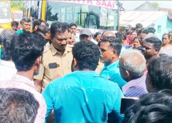 திட்டக்குடி அருகே பள்ளிப் பேருந்துகள் மோதல் பள்ளி மாணவர்கள் காயம்