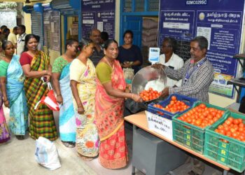 ரேஷன் கடைகளில் வங்கி சேவைகள்: தமிழக அரசு!