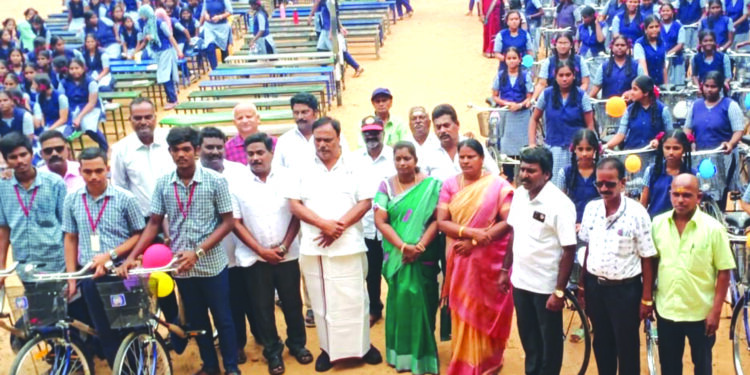 மாணவர்களுக்கு விலையில்லா சைக்கிள்!