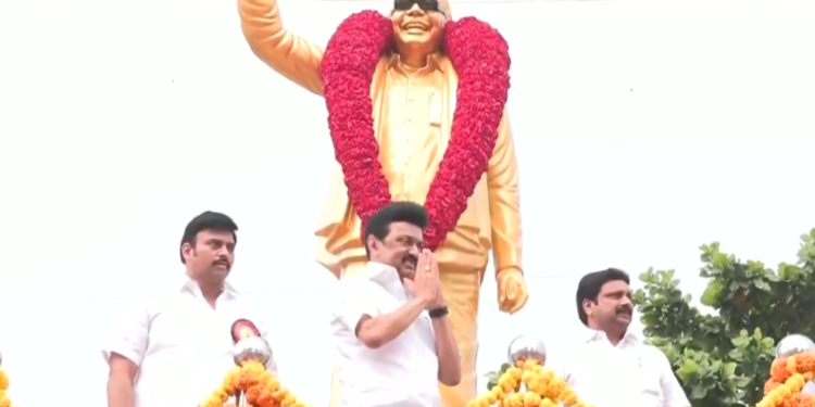 12 அடி உயர கலைஞர் சிலை திறப்பு