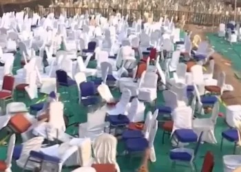 சேதமடைந்த நாற்காலிகள், தடுப்புகள்: விஜய்யின் தவெக மாநாட்டு திடல் இப்போ எப்படி இருக்கு பாருங்க!