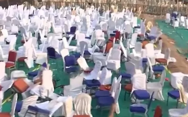 சேதமடைந்த நாற்காலிகள், தடுப்புகள்: விஜய்யின் தவெக மாநாட்டு திடல் இப்போ எப்படி இருக்கு பாருங்க!