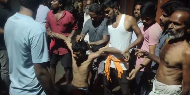 வேலூர் கோயில் உண்டியல் உடைப்பு திருடனுக்கு பொதுமக்கள் தர்ம அடி