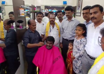 இந்தியாவிலேயே முதல்முறை மாற்றுத்திறனாளிகளுக்கு இலவச முடிதிருத்தும் நிலையம் !