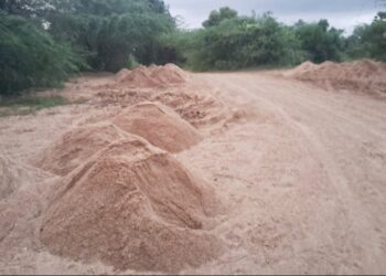 சேத்துப்பட்டு அருககே 7யூனிட் ஆற்று மணலை பதுக்கி வைத்த மணல் கொள்ளையர்கள் !