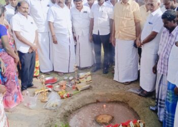 சேத்துப்பட்டு அருகே புதிய தார் சாலை பணிக்கு பூமி பூஜை: எ.வ.வே. கம்பன் பங்கேற்பு