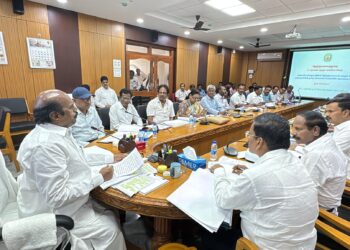 நிலுவை பணிகளை டிசம்பர் மாதத்துக்குள் முடிக்க வேண்டும்:அமைச்சர் எ.வ.வேலு!