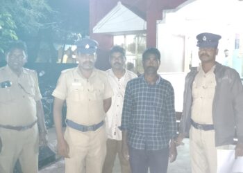 மகனுக்கு அரிவாள் வெட்டு.. தப்யோடிய தந்தை கைது