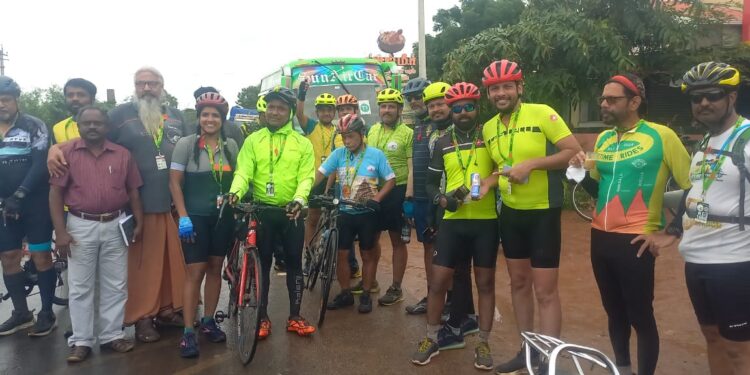 சுற்றுச்சூழல் விழிப்புணர்வு சைக்கிள் பயணம்: கடலூரில் சுற்றுலாத்துறை வரவேற்பு