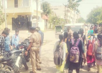 விதிமுறைகளை மீறி ஓட்டி வந்த 20 மோட்டார் சைக்கிள்கள் பறிமுதல்