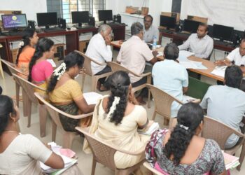 கடலூர் மாவட்டத்தில் மாணவர்கள் 100% தேர்ச்சி பெற ஆசிரியர்களுக்கு ஆட்சியர் அறிவுறுத்தல்