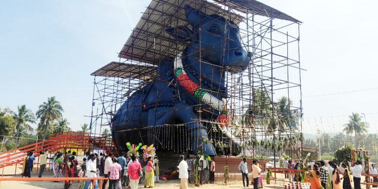 உலகிலேயே உயரமான மகா நந்தி சிலைக்கு கும்பாபிஷேக விழா