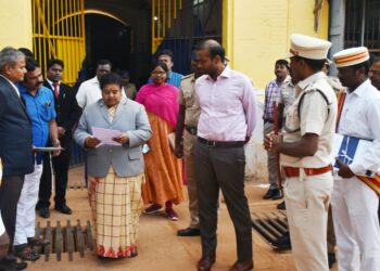 கடலூர் மத்திய சிறையில் ஆட்சியர் தலைமையில் ஆய்வு