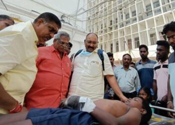 புதுச்சேரி அரசுப் பள்ளியில் சுவர் இடிந்து விழுந்து  3 மாணவர்கள் காயம்