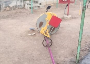 சாத்தனூர் அணை பூங்காக்கள் பராமரிக்கப்படாததால் சிறுவர்கள் ஏமாற்றம்