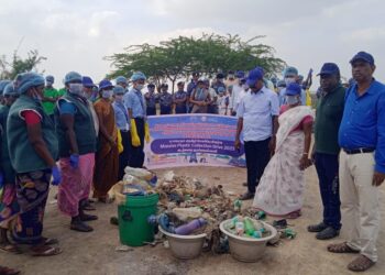 தில்லைவிளாகம் கடற்கரையில் நெகிழி விழிப்புணர்வு பேரணி